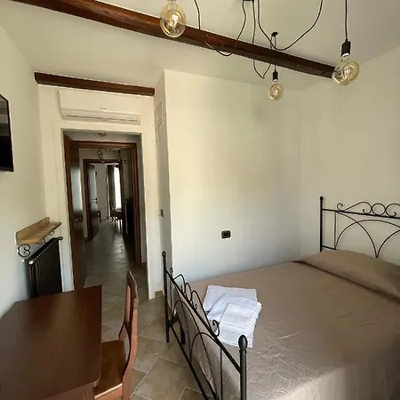 La Vie En Rose 4* Fondi