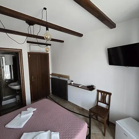 La Vie En Rose Fondi